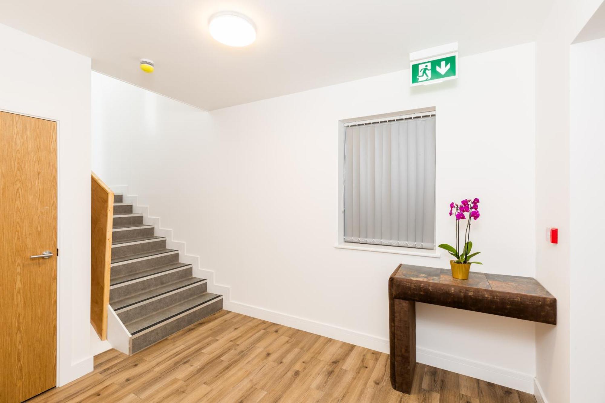 The Suites Inn Hotel Birmingham Merry Hill Брайърли Хил Екстериор снимка